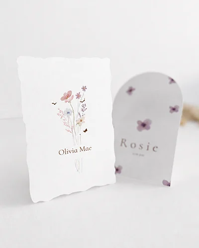 geboortekaartjes voor een meisje met bloemen